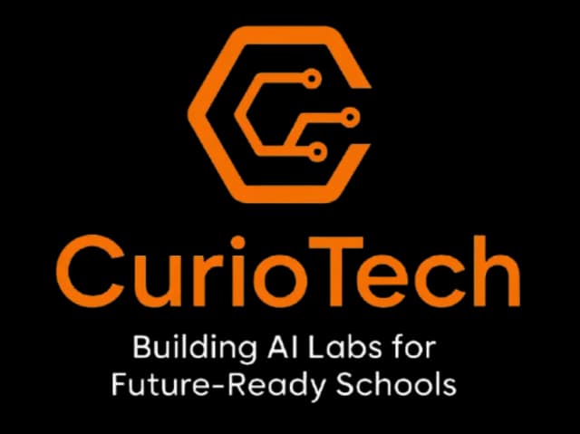 CurioTech Logo
